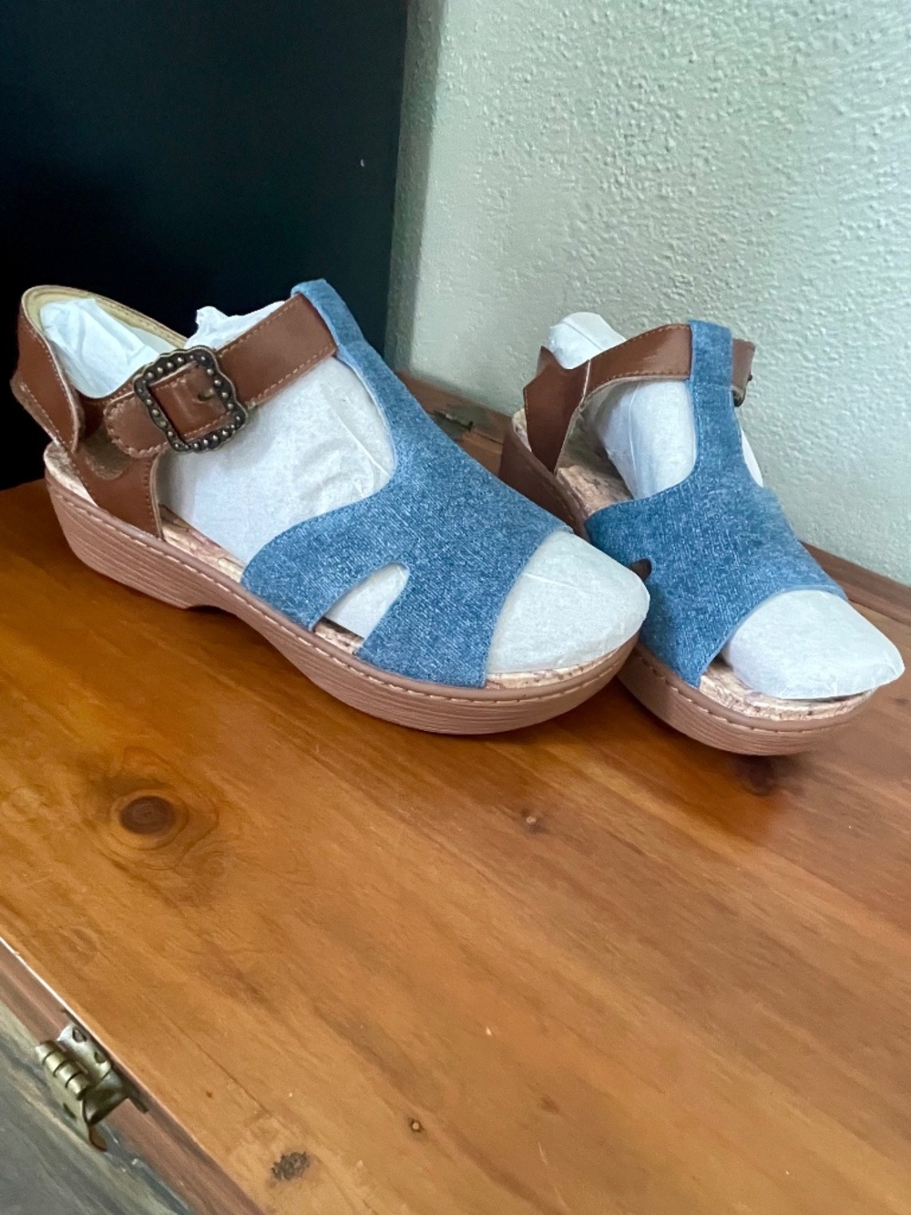 Alegria Leather Adj T-Strap Sandals Samantha Gilded Denim Size 9 (39) in box